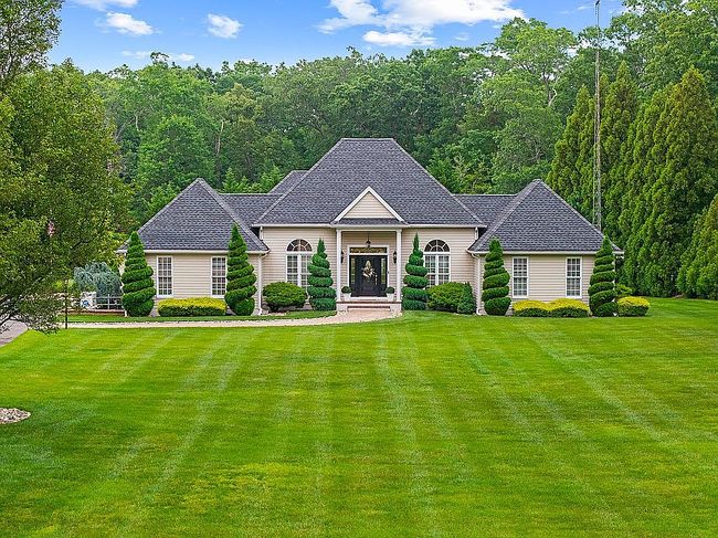 Photo of 13110 W Buckshutem Rd