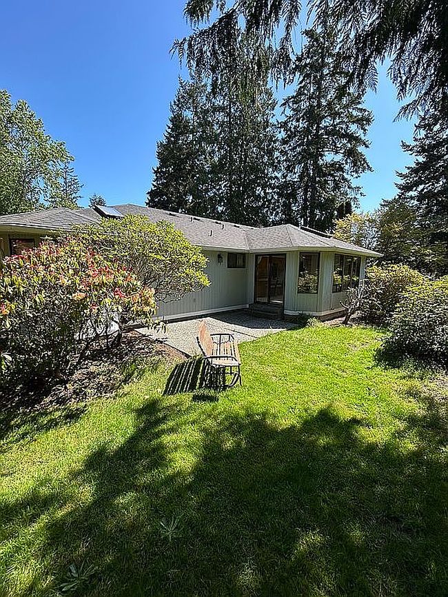 Additional photo 2 of property located at 145 Fairway Pl