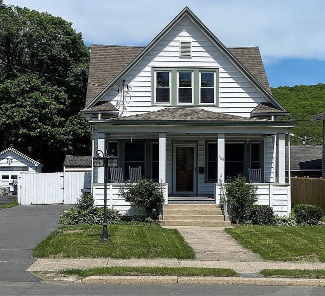 Image of 265 W Main St