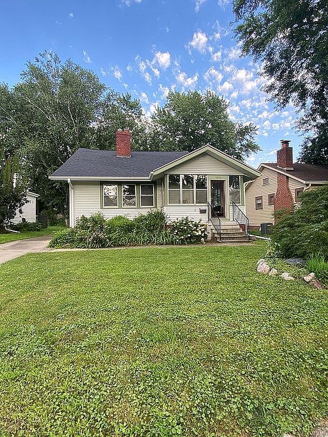 Preview of property located at 1055 46th St