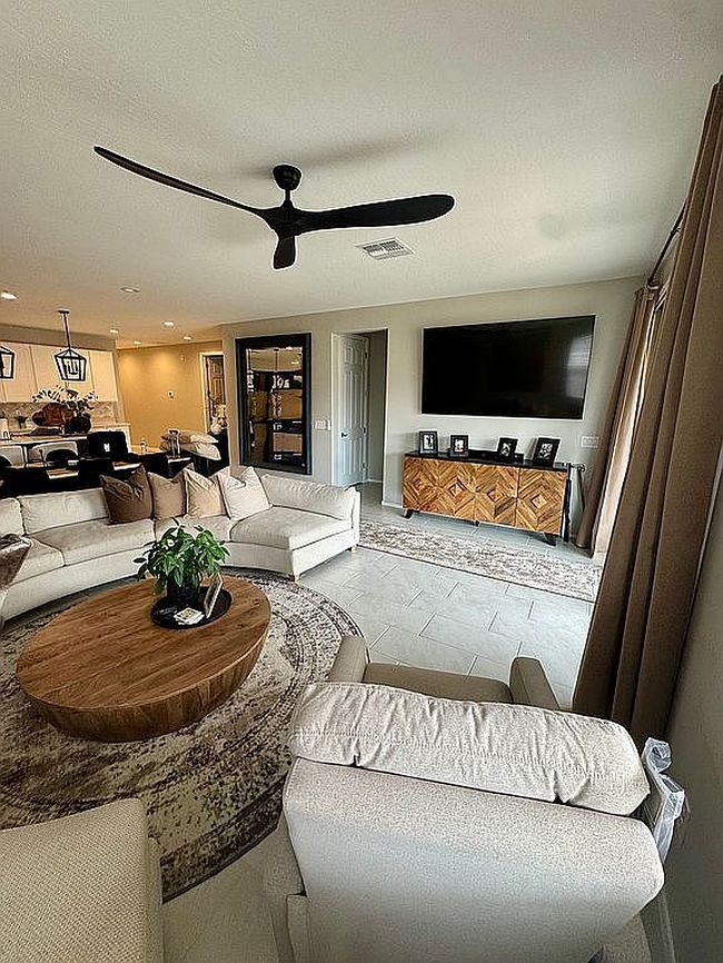 Image of 905 S 108th Ave