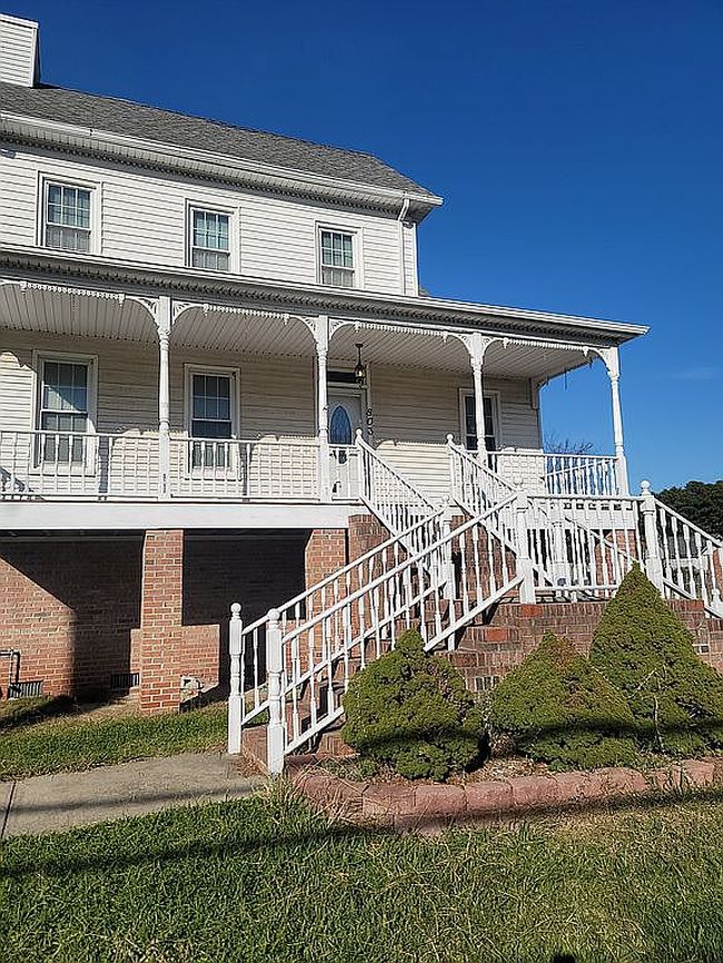 Photo of 803 Beach Rd, Hampton, VA