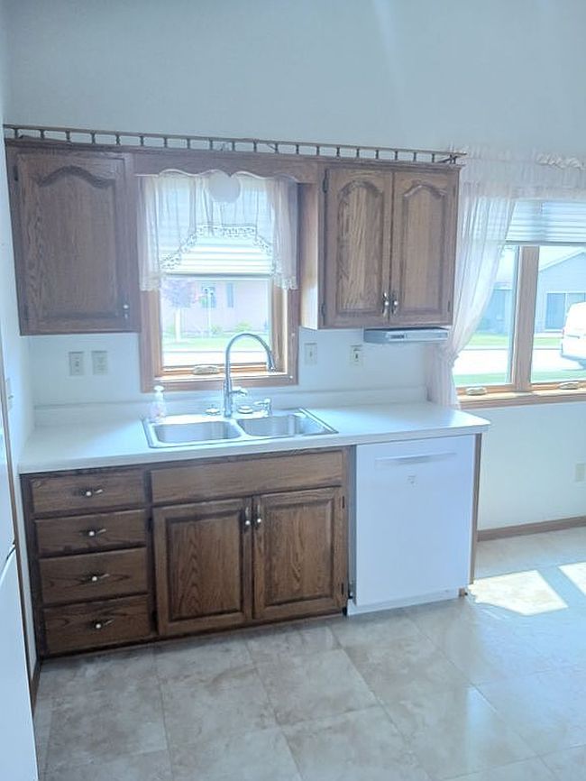 Preview of property located at 905 10th Ave N
