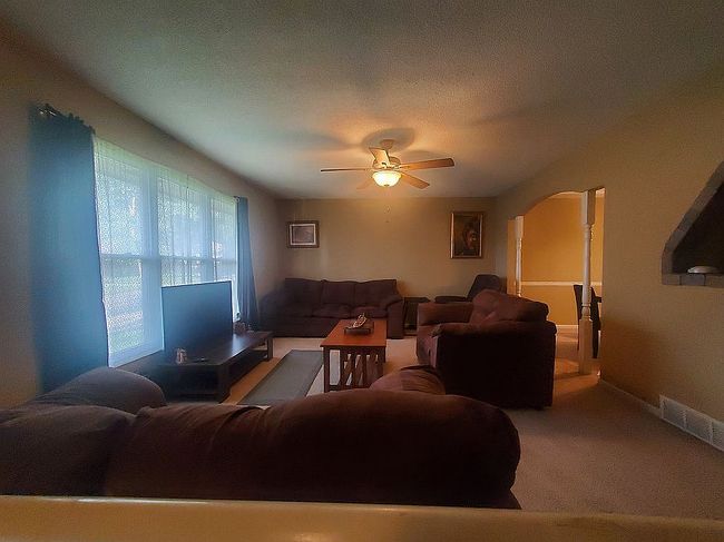 Photo of 516 Nw Brett Cir, Blue Springs, MO