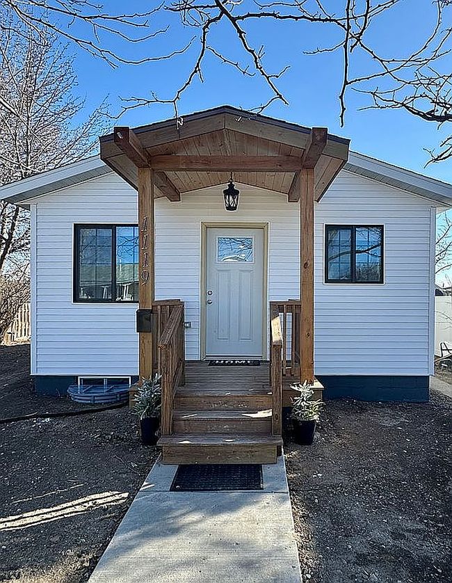Image of 1119 4th St W