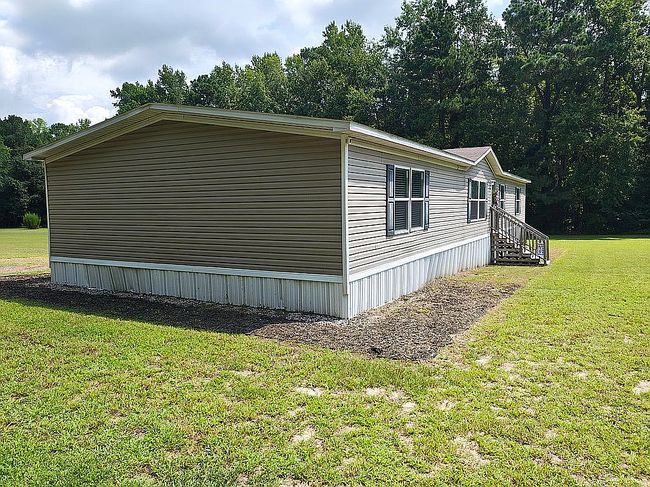 Photo of 911 Whitehall Rd, Whiteville, NC