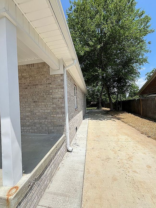 Image of 1134 S High St