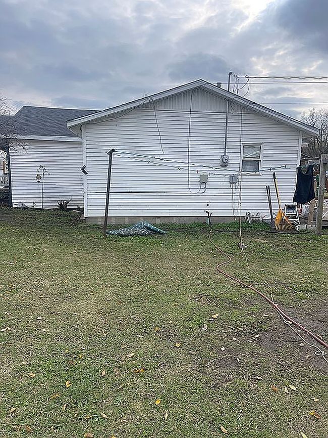 Image of 1 W Pine St