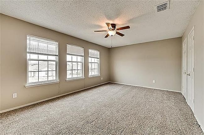 Image of 1676 Crown Point Dr