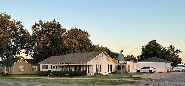 Photo of 8 W Main St, Tuttle, OK