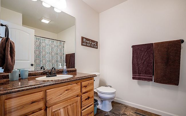 Image of 1142 E Madison St