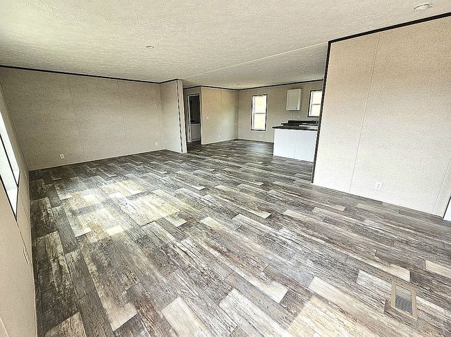 Additional photo 3 of property located at 285 Linda Ln