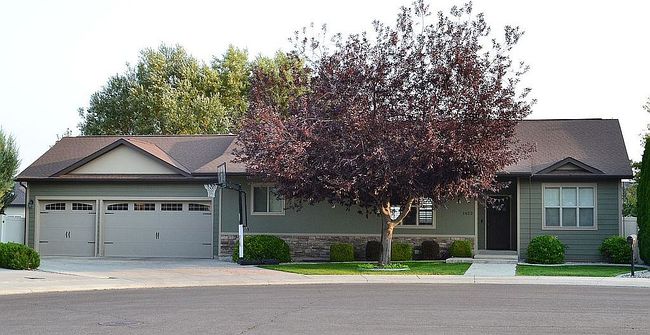 Photo of 1452 Riverbend Pl