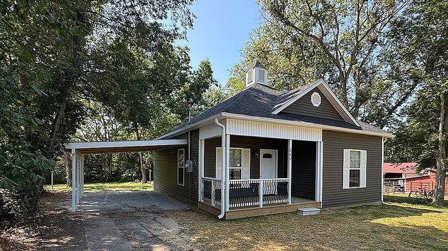 Photo of 127 W Chestnut St, Scott City, MO