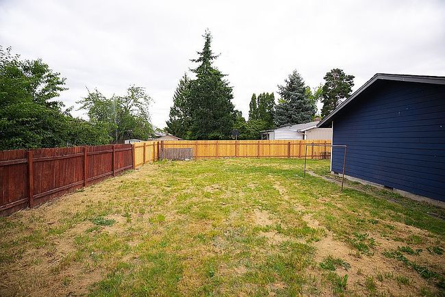 Photo of 808 Bentley St E, Monmouth, OR