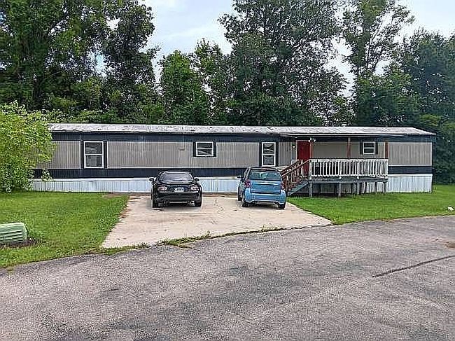 Photo of 8897 Chapel Hill Ct, Hillsboro, MO