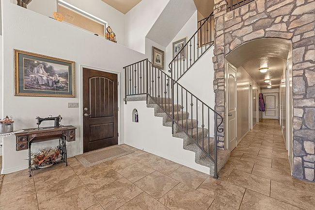 Additional photo 3 of property located at 222 S Valley View Dr