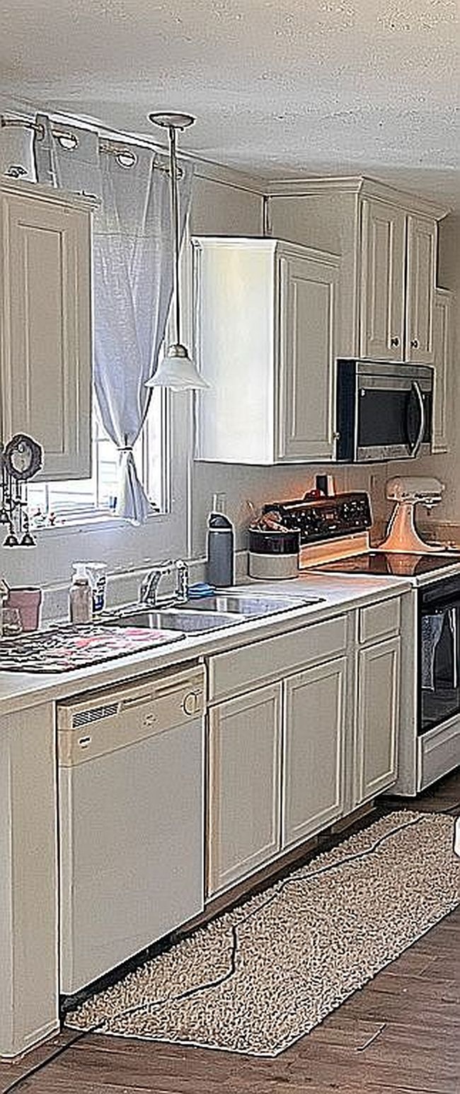 Photo of 823 Sand Ridge Rd, Hubert, NC