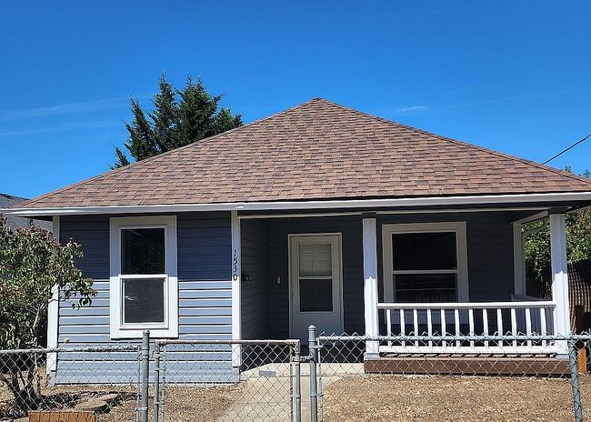 Photo of 1530 Se Hamilton St, Roseburg, OR