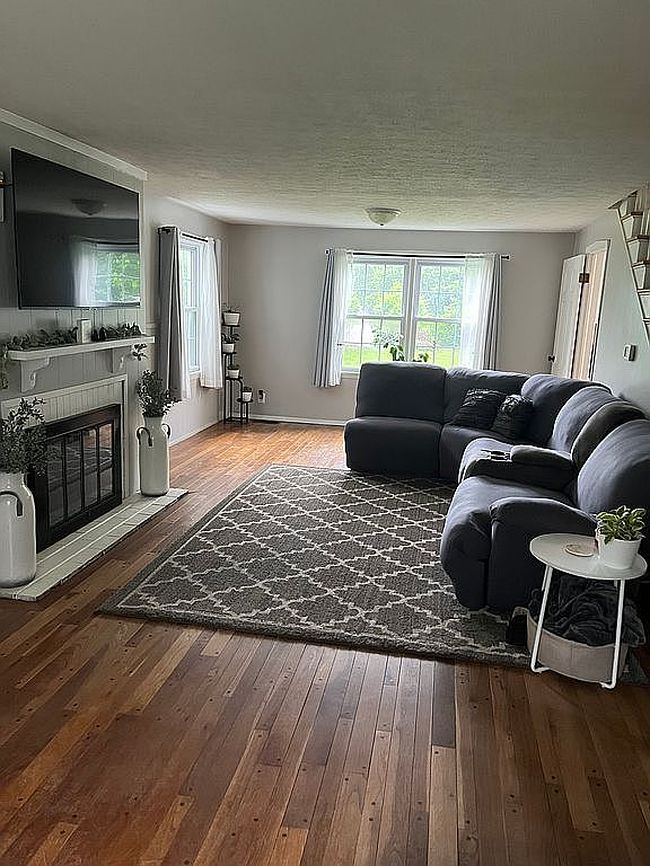 Image of 2144 W Country Club Rd