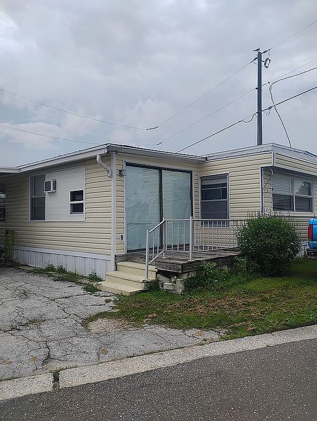 Photo of 4000 24th St N Lot 580