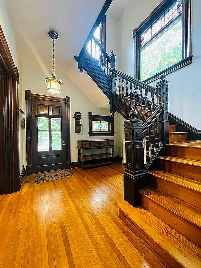 Photo of 508 W Main St, Urbana, IL