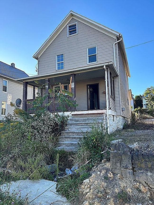 Image of 383 Beatrice Ave