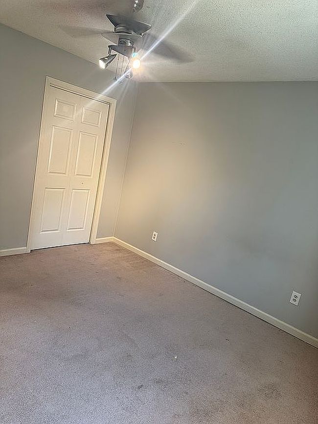 Photo of 133 Pebble Creek Dr, Eddyville, KY