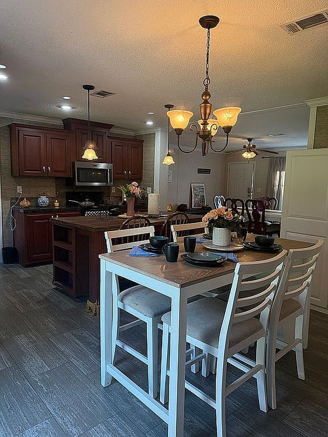 Additional photo 1 of property located at 226 Swanson Dr