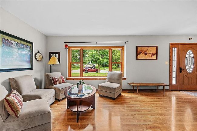 Photo of 4711 W Glenbrook Trl, Mchenry, IL