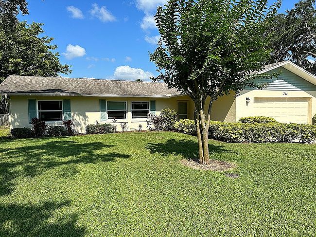 Photo of 704 Green Rd, New Smyrna Beach, FL