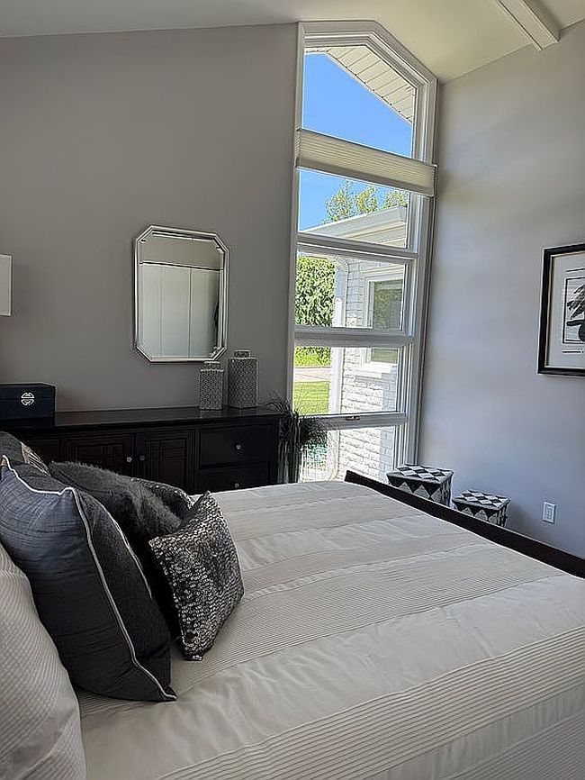 Photo of 382 Canterbury Dr, Saginaw, MI
