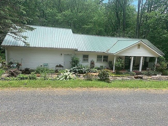 Image of 524 Clear Creek Rd