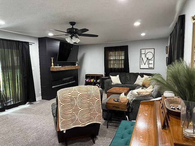 Image of 603 E Diehl Ave