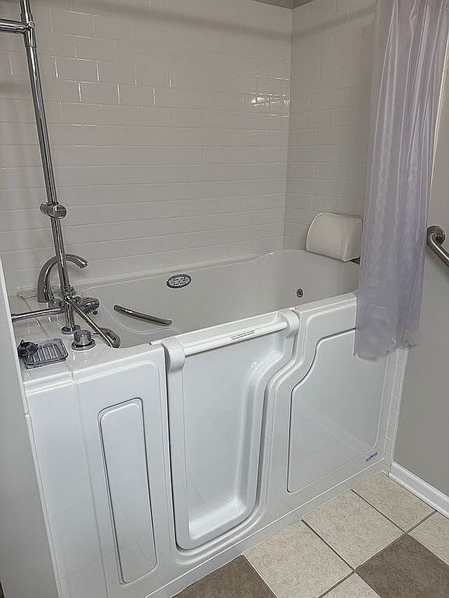 Image of 129 Woodbury Glen St