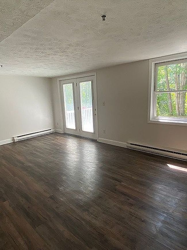Photo of 17 Water St Apt 9, Kennebunk, ME