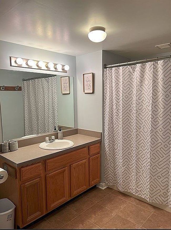 940 Monroe Ave Nw Unit 218, Grand Rapids, MI