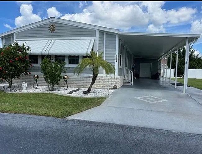 Photo of 614 Sunset Cir #614, Frostproof, FL