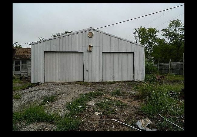 Image of 606 Maple Rd