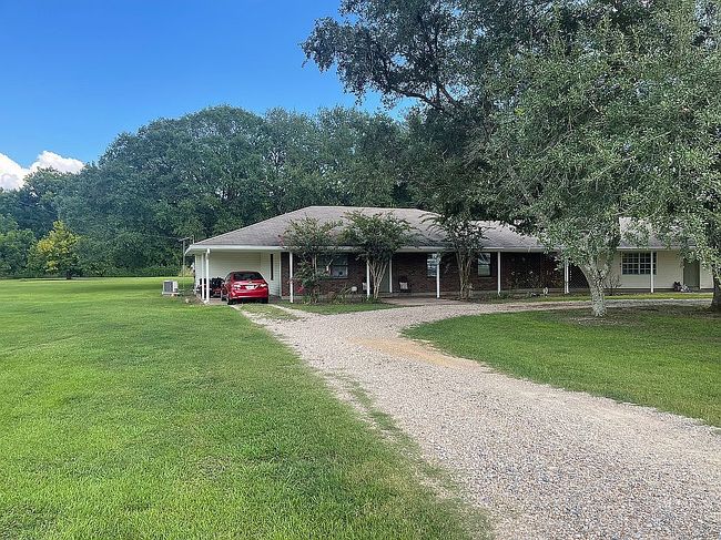 Photo of 590 Downs Ln