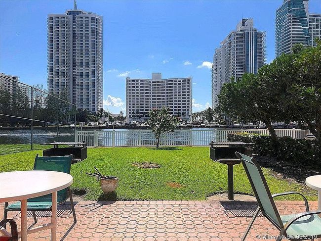 Image of 600 Parkview Dr Apt 222