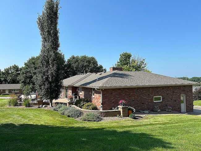 Photo of 800 Valley View Dr, Wisner, NE