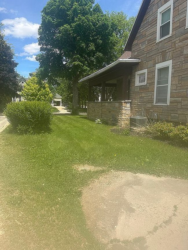 Image of 628 E Locust St