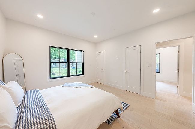 Image of 2 Fernwood Dr