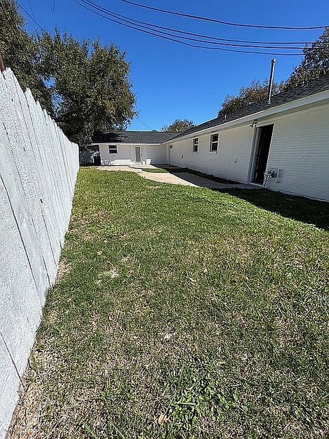 Image of 2704 E Loma Vista Ave