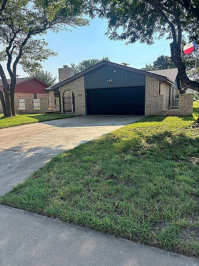 Photo of 1113 Phillips Dr, Dumas, TX