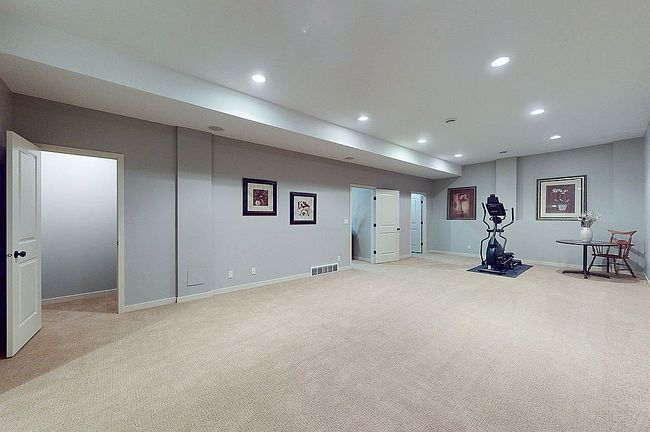 Photo of 3030 Old Orchard Rd Ne, Cedar Rapids, IA