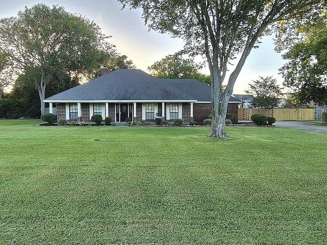 Photo of 13303 Bay Place Dr, Beach City, TX