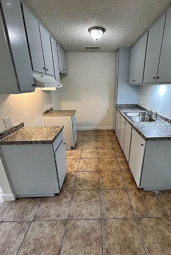 Image of 1221 N Peach Ave Apt 262