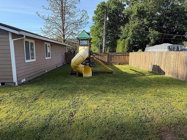 Photo of 102 W Humphrey St, Yacolt, WA